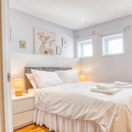 Suite 3 - 1 Bed Apartment King Size Bed Линкълн Екстериор снимка