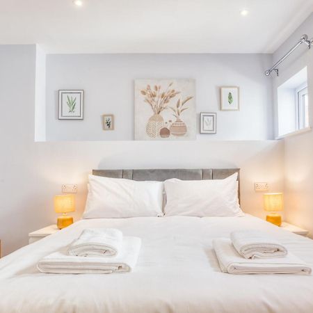 Suite 3 - 1 Bed Apartment King Size Bed Линкълн Екстериор снимка