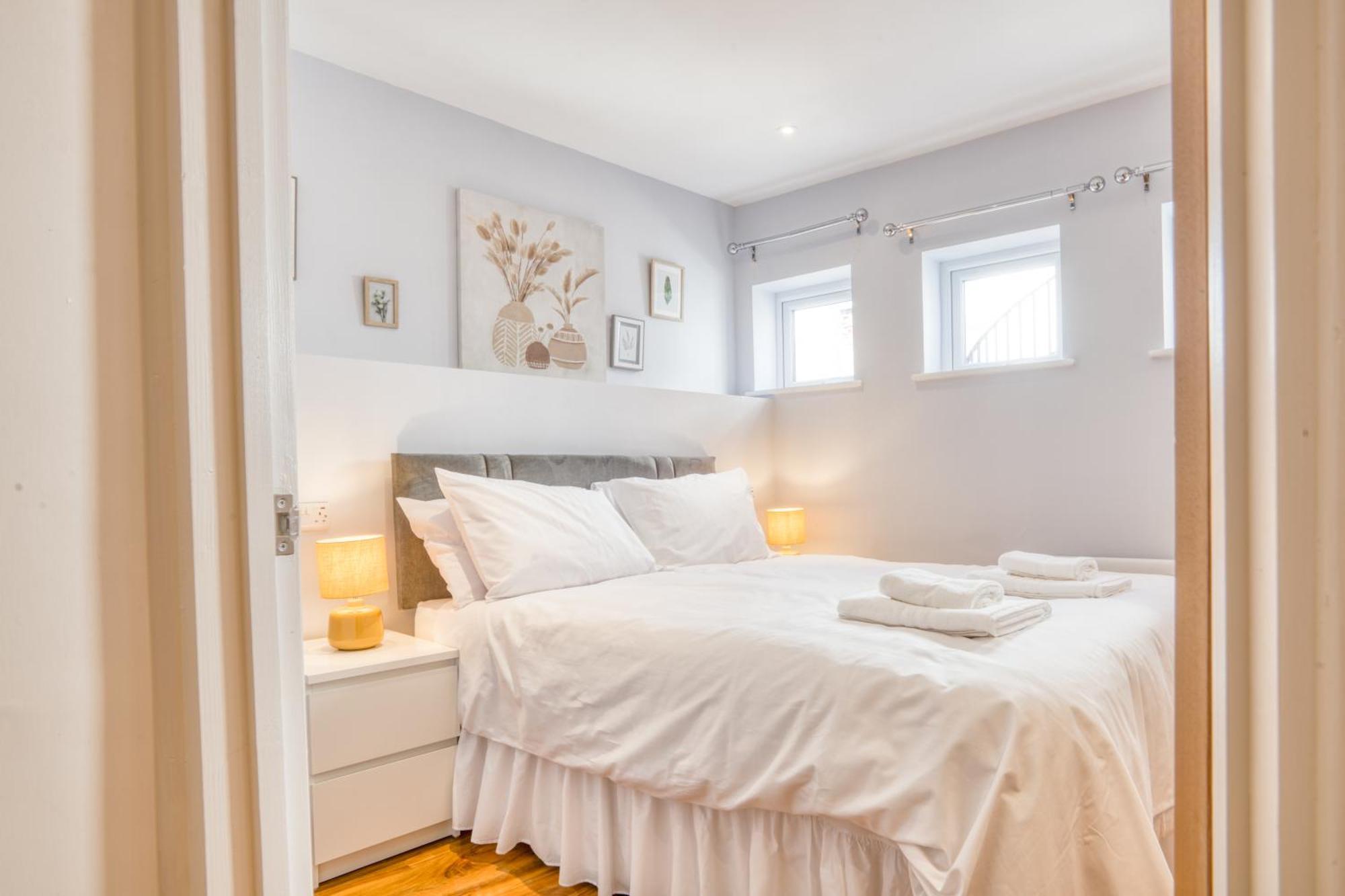 Suite 3 - 1 Bed Apartment King Size Bed Линкълн Екстериор снимка