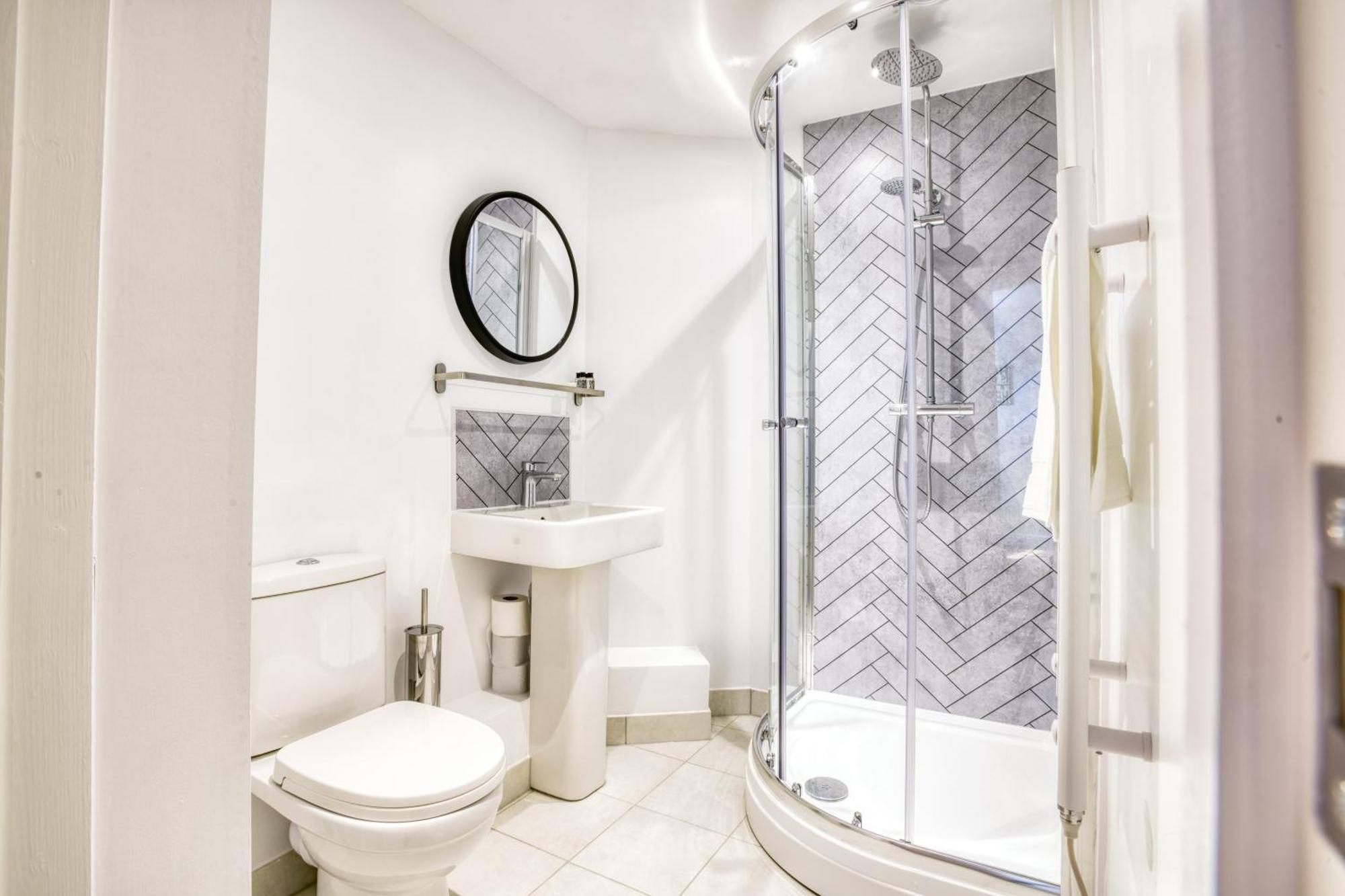 Suite 3 - 1 Bed Apartment King Size Bed Линкълн Екстериор снимка