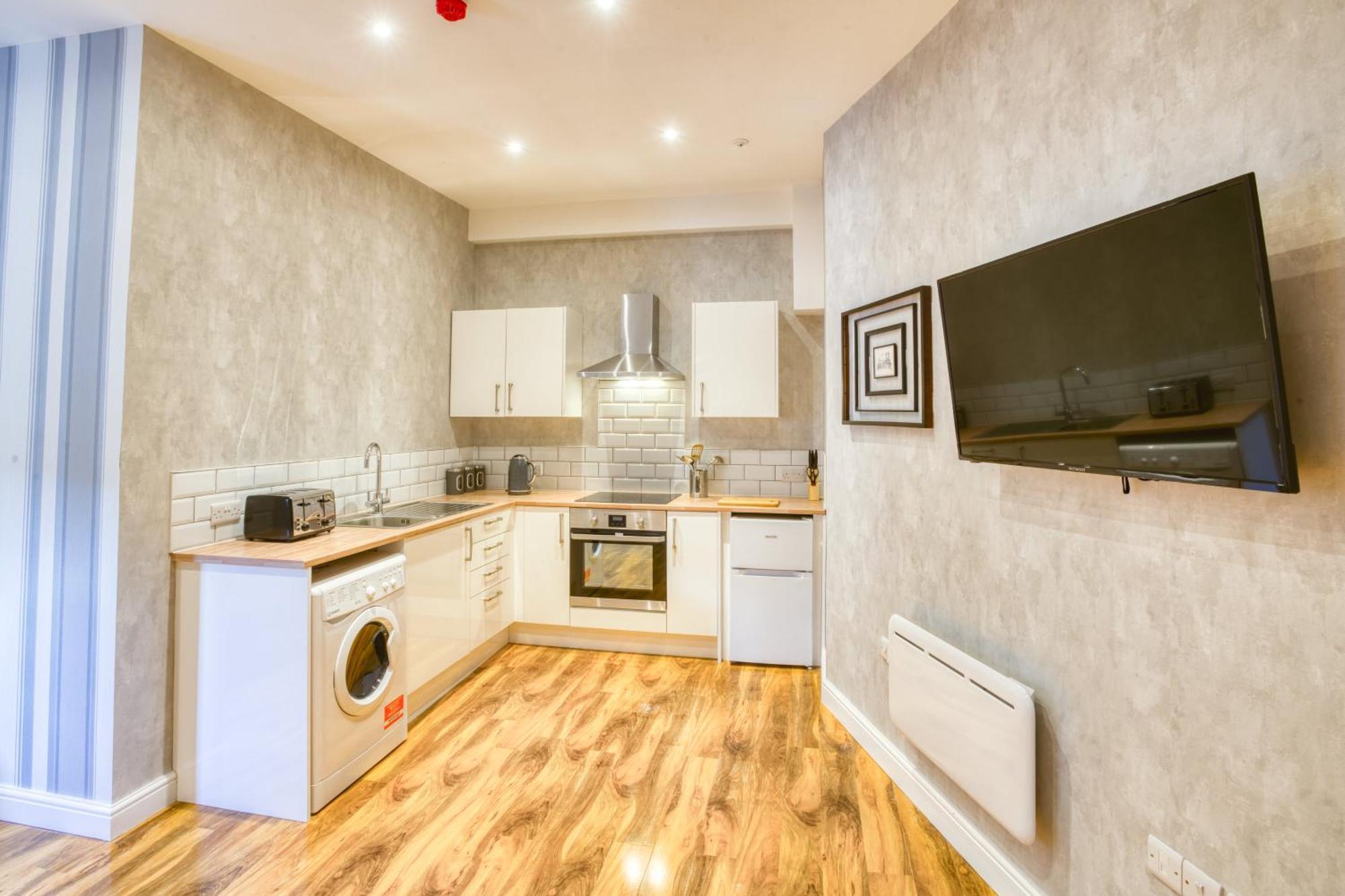 Suite 3 - 1 Bed Apartment King Size Bed Линкълн Екстериор снимка