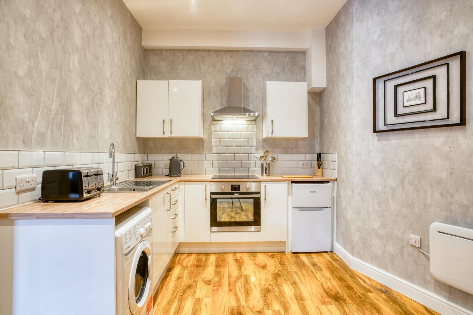 Suite 3 - 1 Bed Apartment King Size Bed Линкълн Екстериор снимка